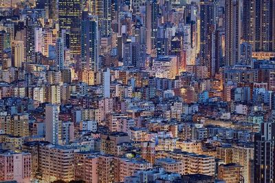 活在劏房、棺材房、笼屋里的香港人